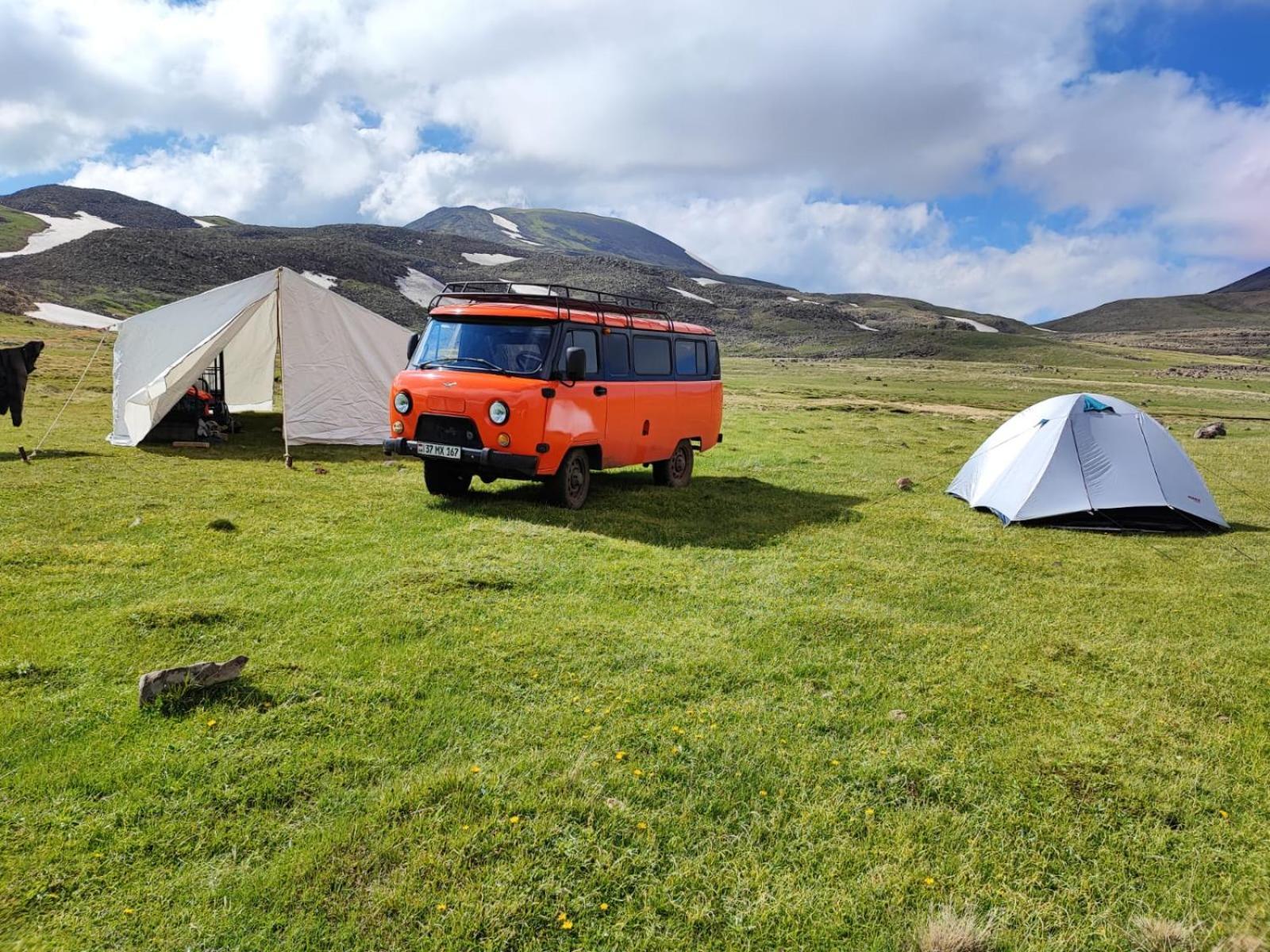 יירבאן Highland Hostel מראה חיצוני תמונה
