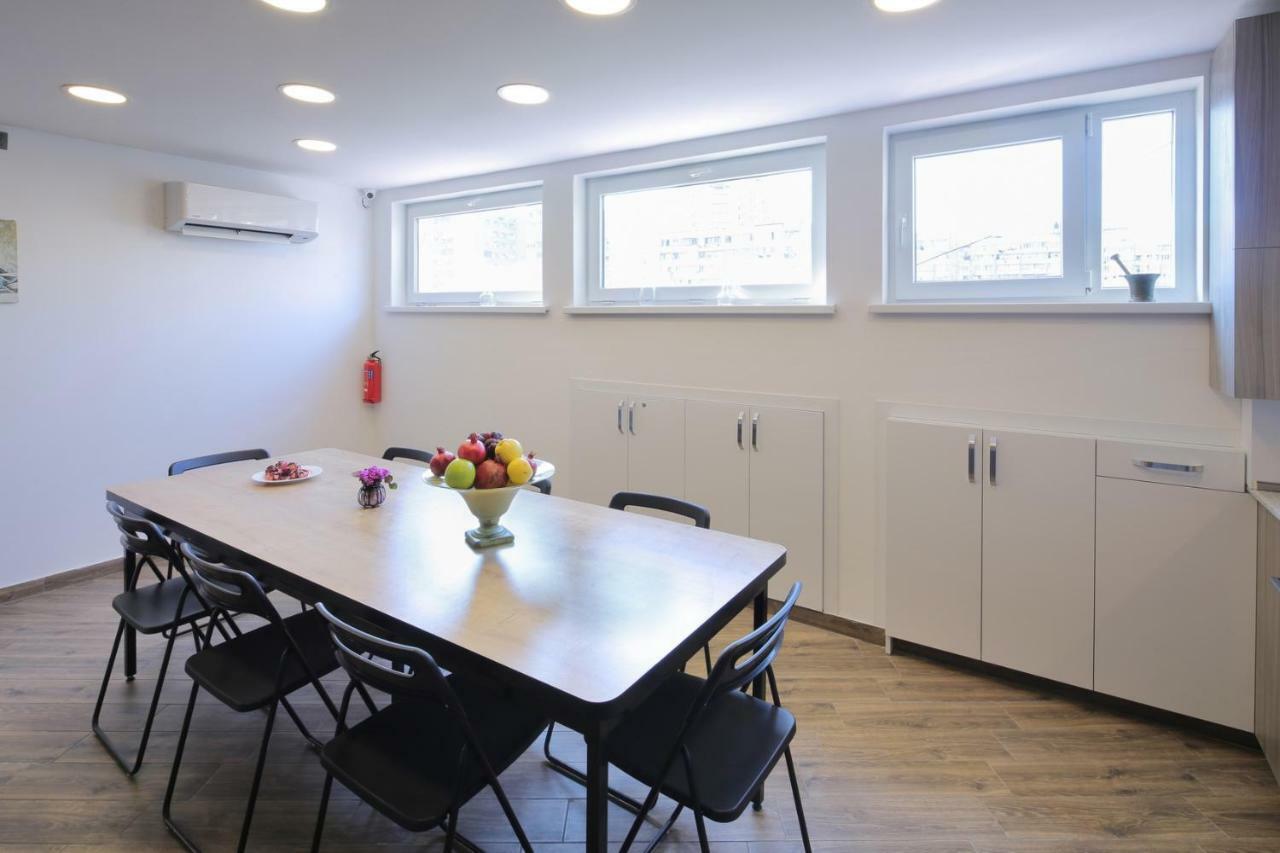 יירבאן Highland Hostel מראה חיצוני תמונה